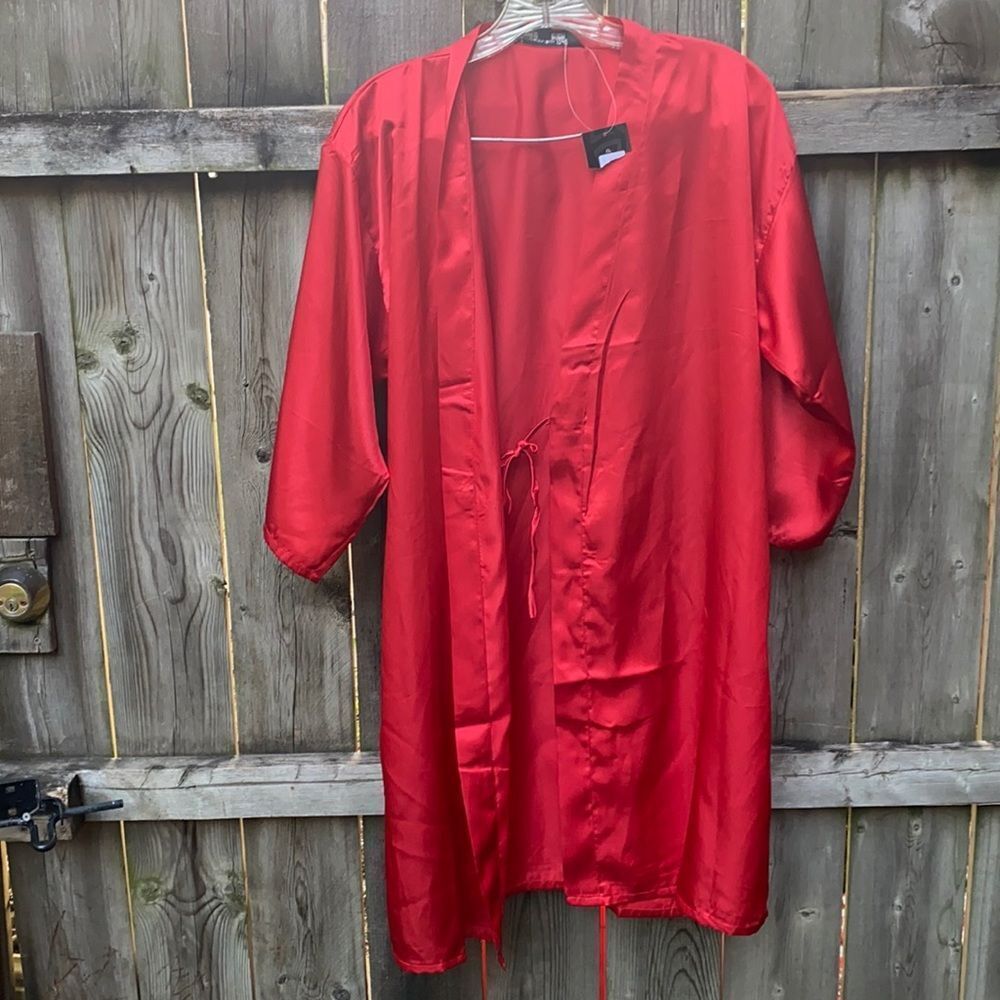 Satin Robe sz. XS NWT
